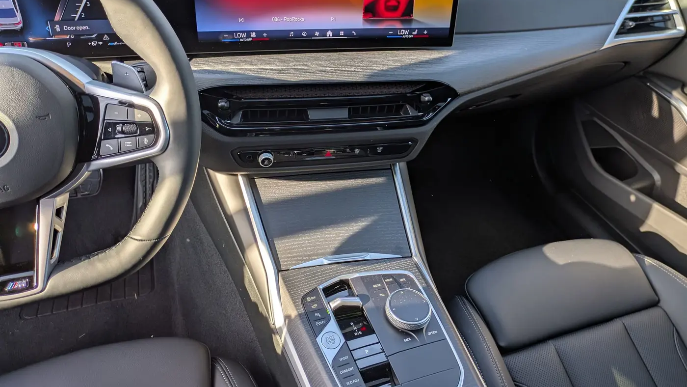 2025 BMW 3 Series 330i