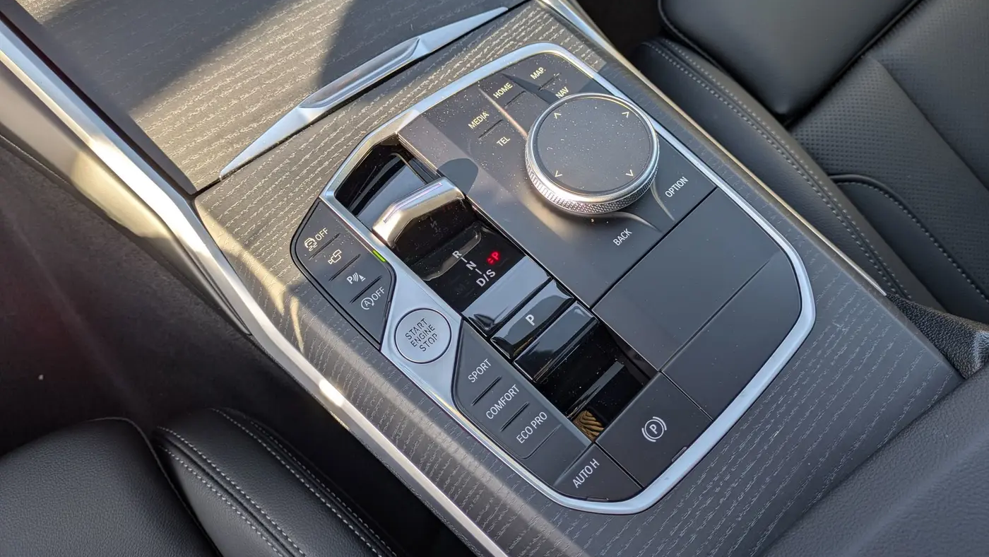 2025 BMW 3 Series 330i