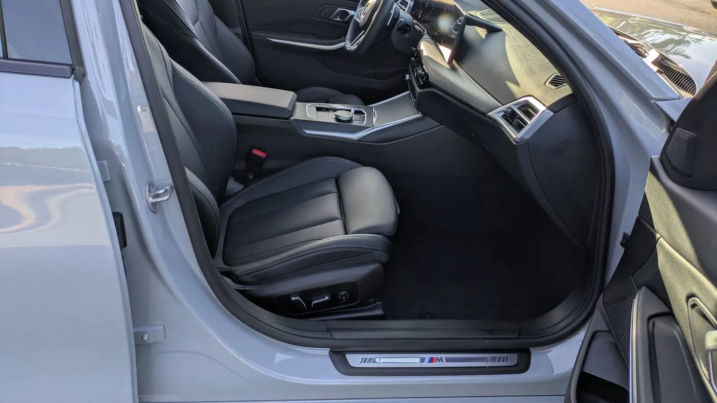 2025 BMW 3 Series 330i