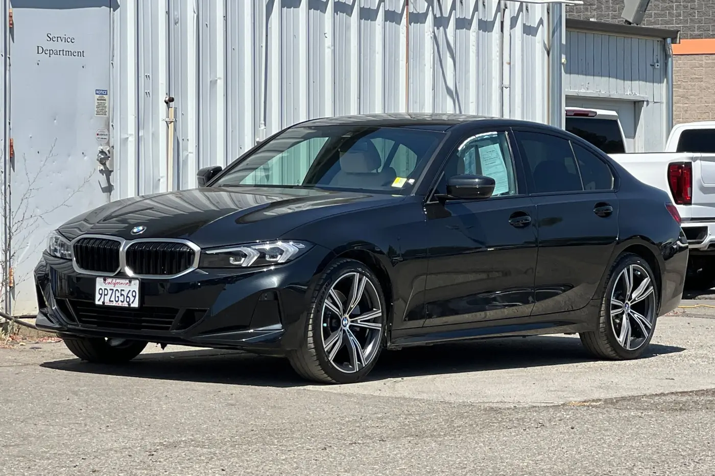 2023 BMW 330i - $32,500