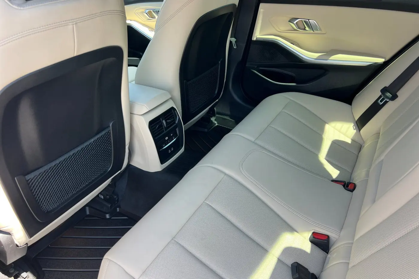 2023 BMW 330i - $31,950