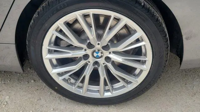 2024 BMW 3 Series 330i
