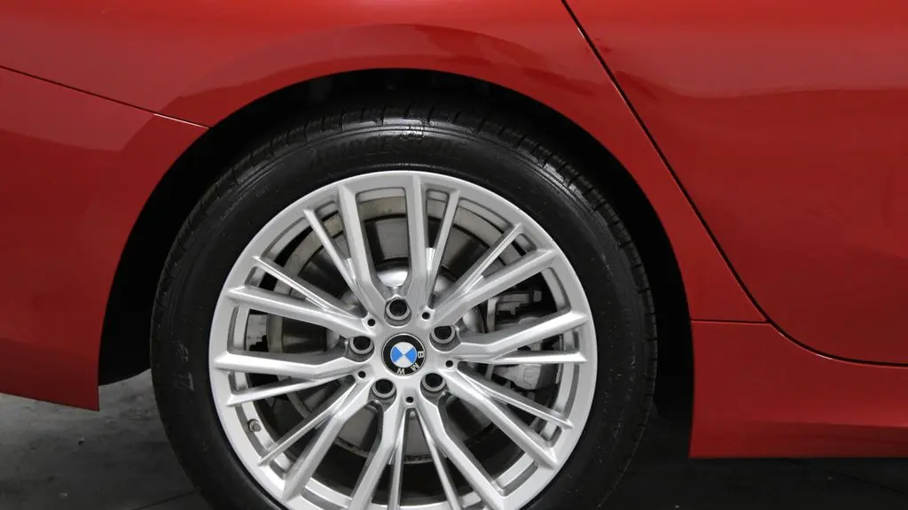 2023 BMW 3 Series 330i