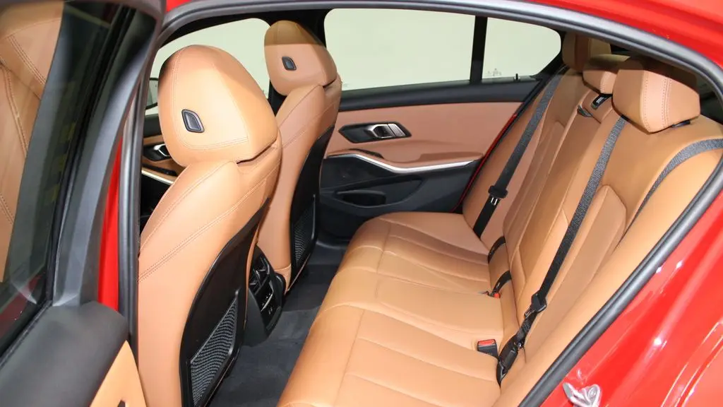 2023 BMW 3 Series 330i