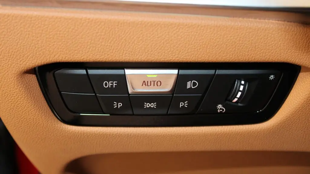 2023 BMW 3 Series 330i