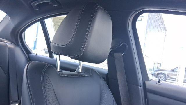 2024 BMW 3 Series 330i