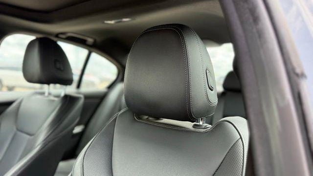 2023 BMW 3 Series 330i