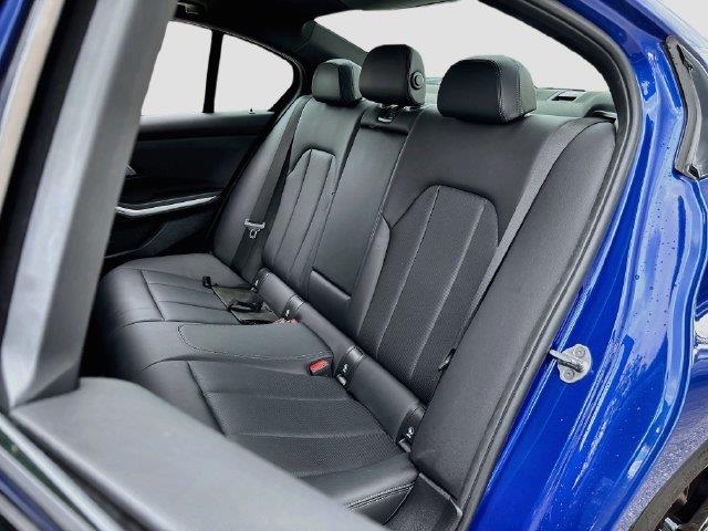 2023 BMW 330i - $26,433