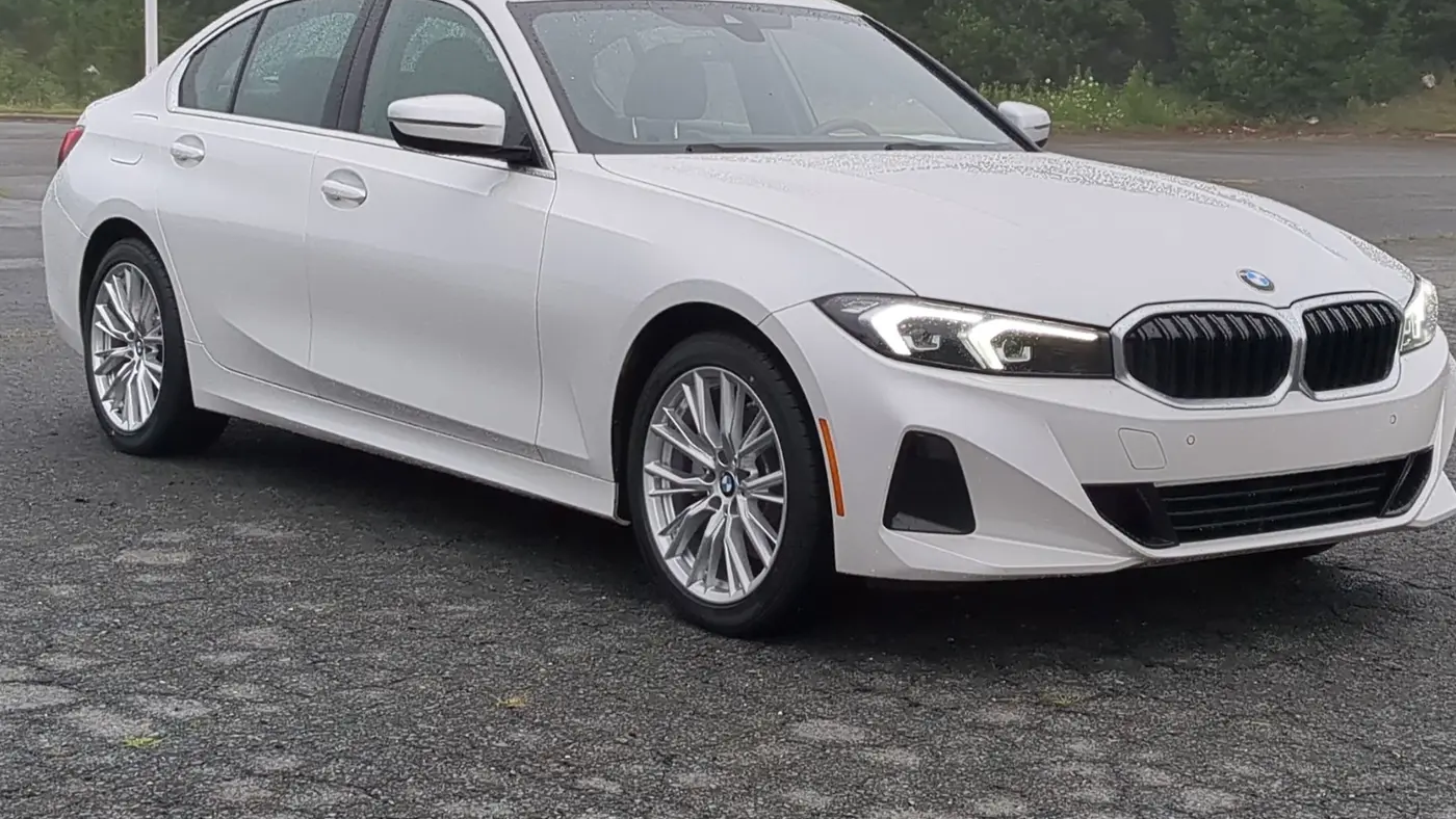 2024 BMW 3 Series 330i