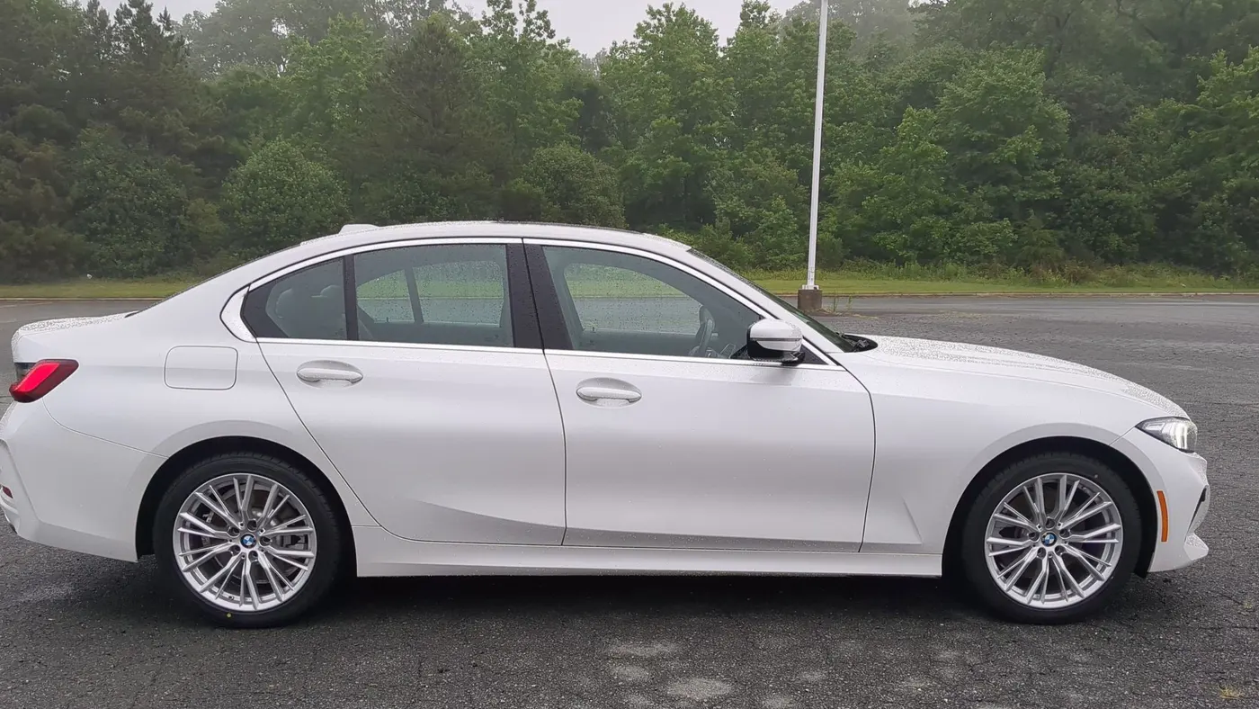 2024 BMW 3 Series 330i