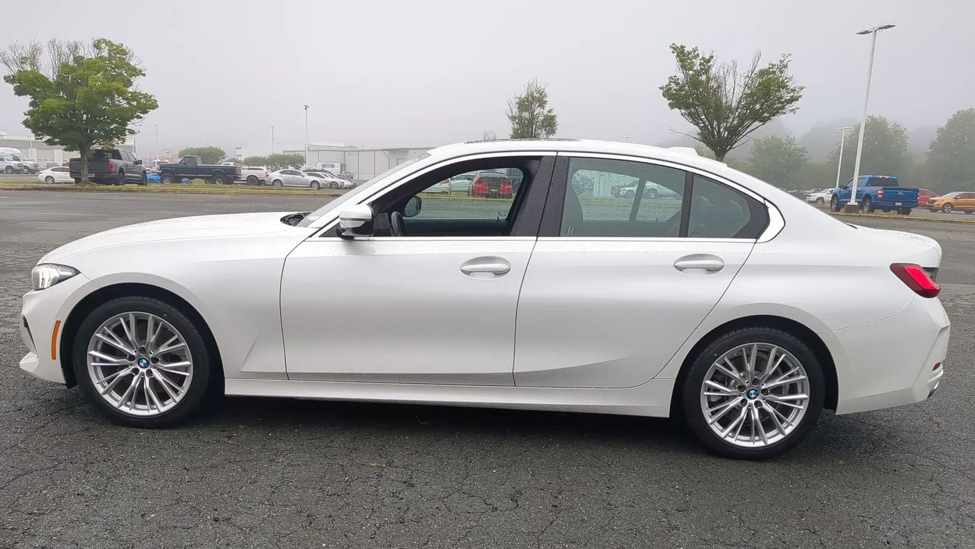 2024 BMW 3 Series 330i