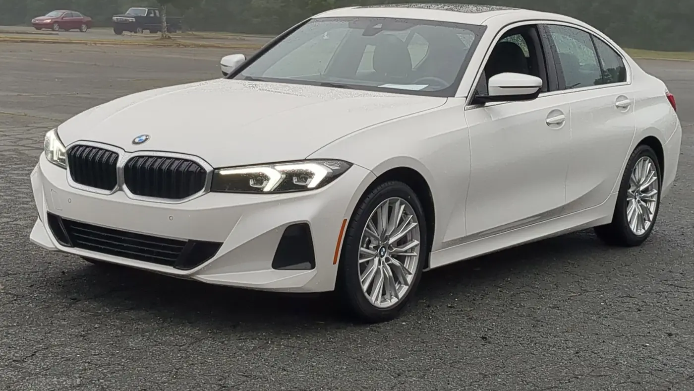 2024 BMW 3 Series 330i