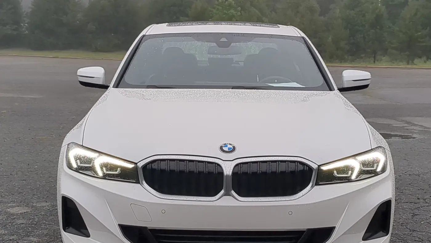 2024 BMW 3 Series 330i