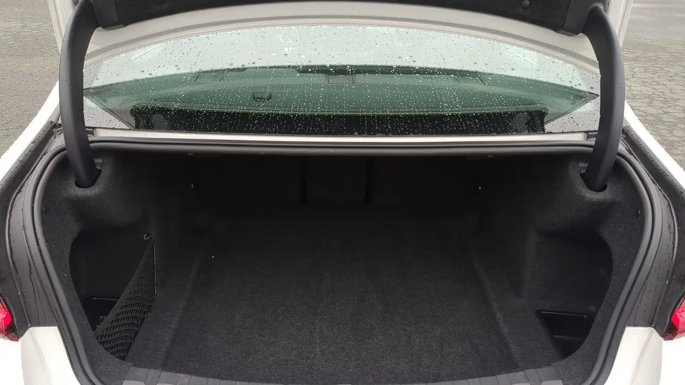 2024 BMW 3 Series 330i