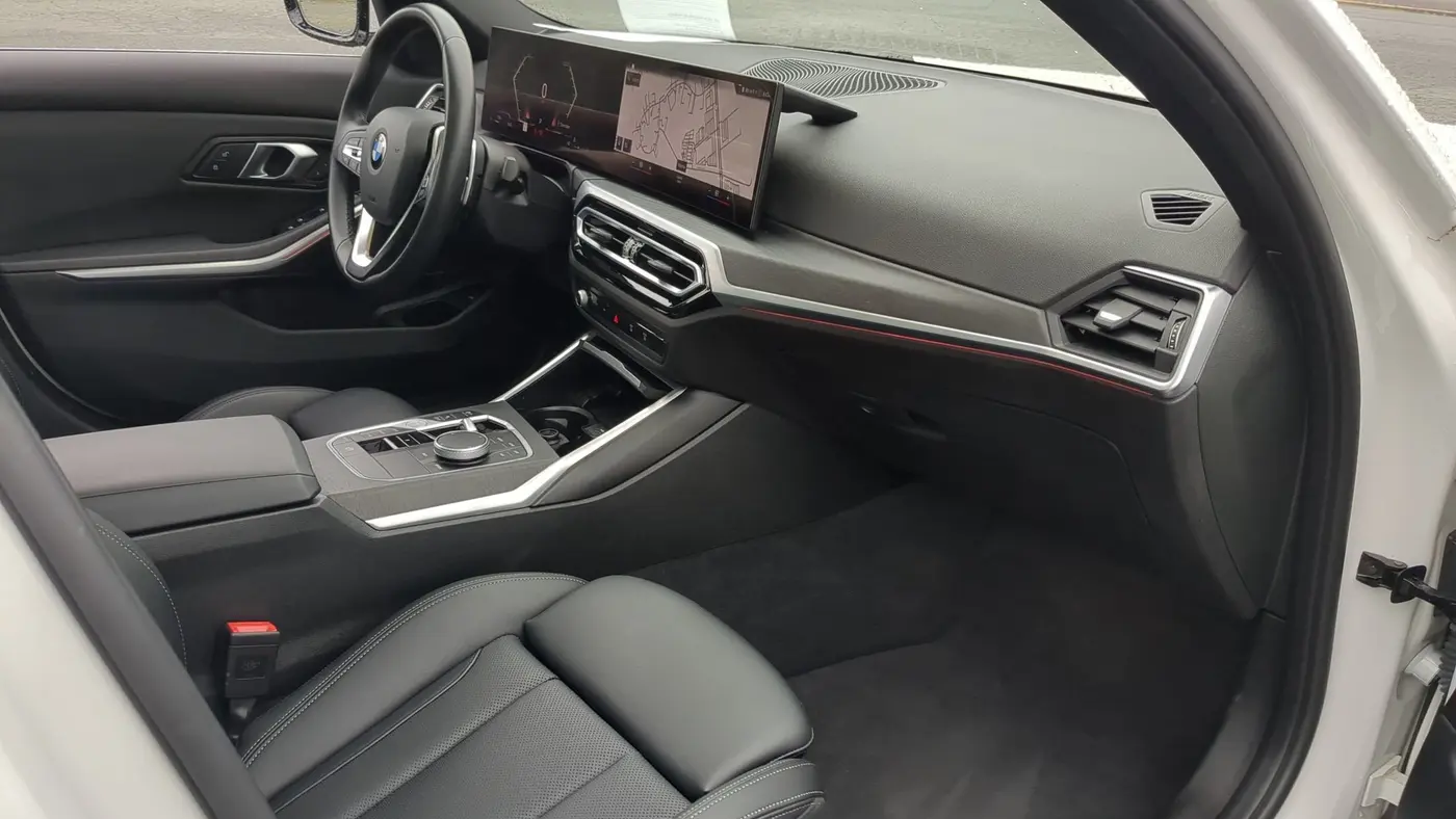 2024 BMW 3 Series 330i