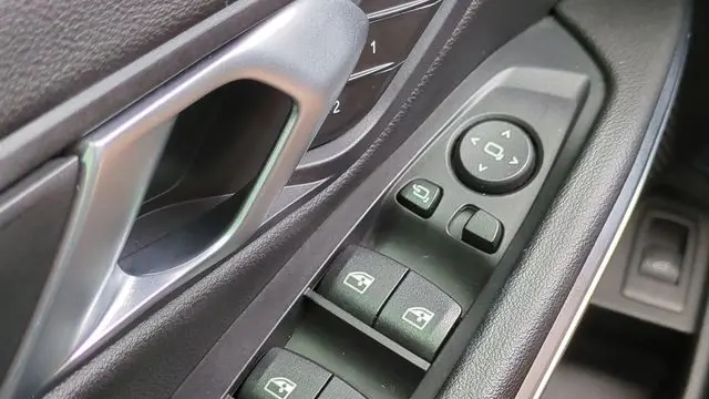 2024 BMW 3 Series 330i