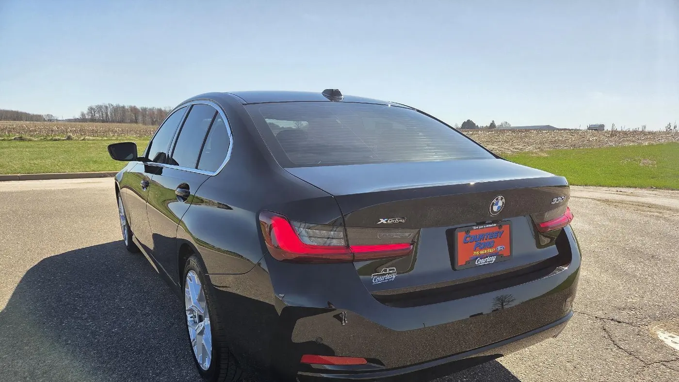 2025 BMW 3 Series 330i xDrive