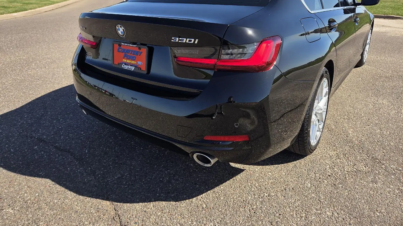 2025 BMW 3 Series 330i xDrive