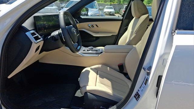 2025 BMW 3 Series 330i xDrive