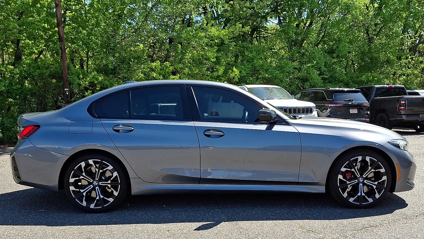 2025 BMW 3 Series 330i xDrive