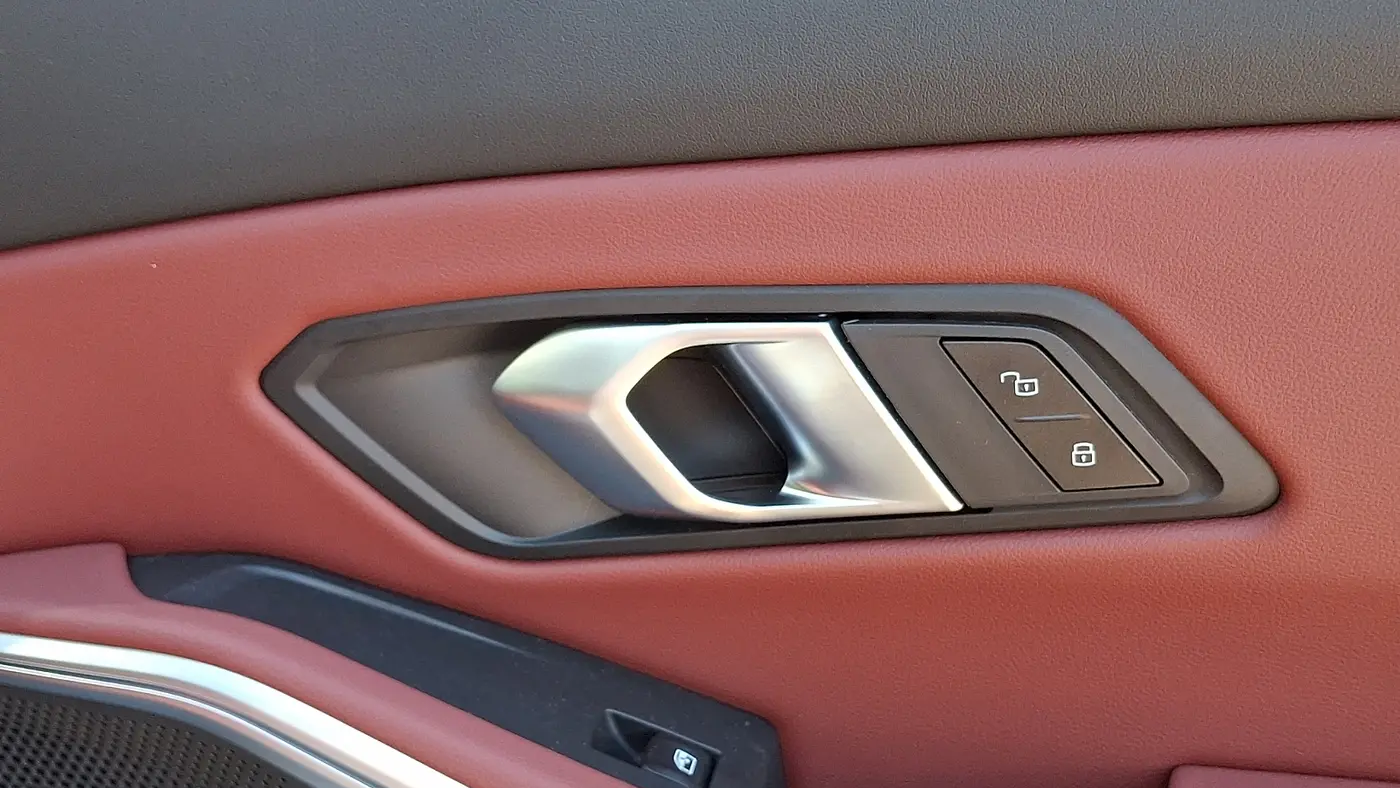 2025 BMW 3 Series 330i xDrive