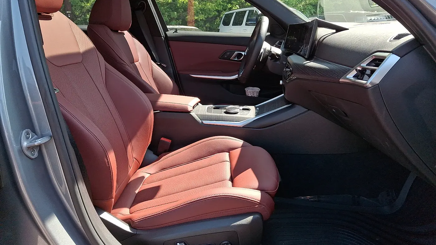 2025 BMW 3 Series 330i xDrive