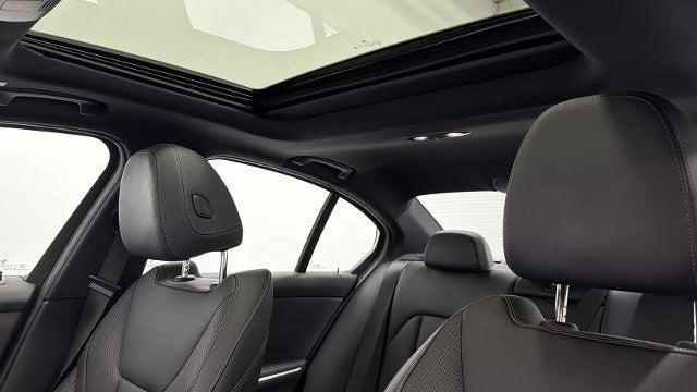 2025 BMW 3 Series 330i xDrive