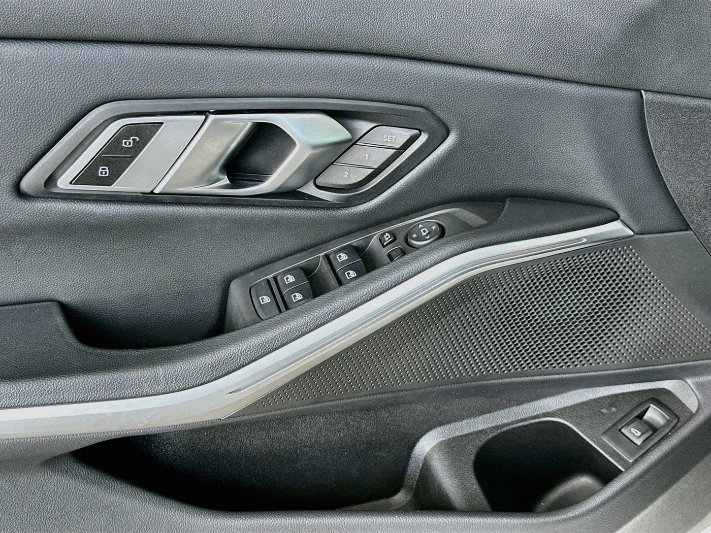 2023 BMW 330i - $33,500