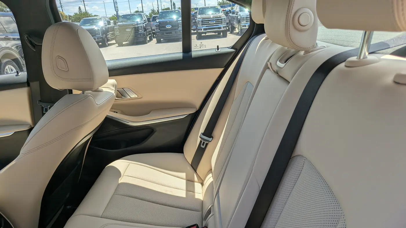 2023 BMW 3 Series 330i xDrive