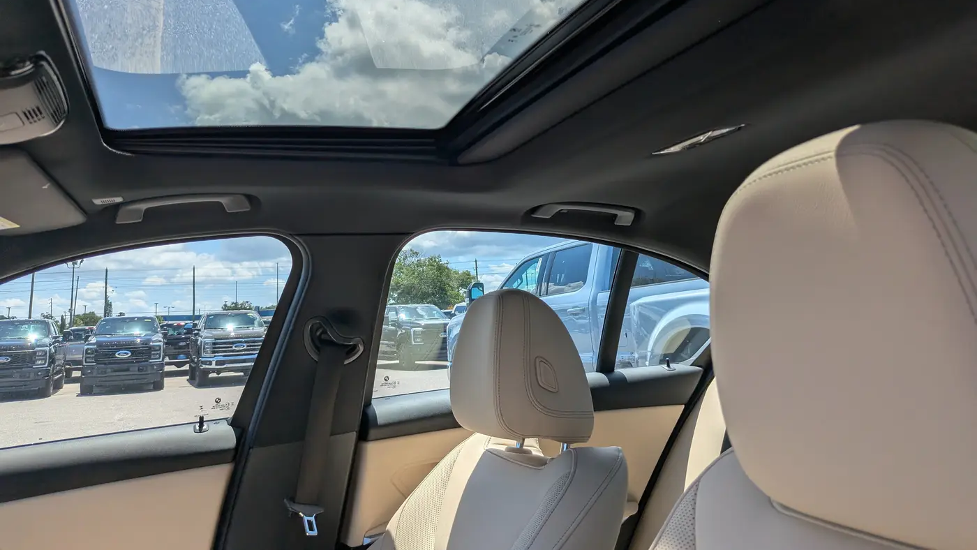 2023 BMW 3 Series 330i xDrive