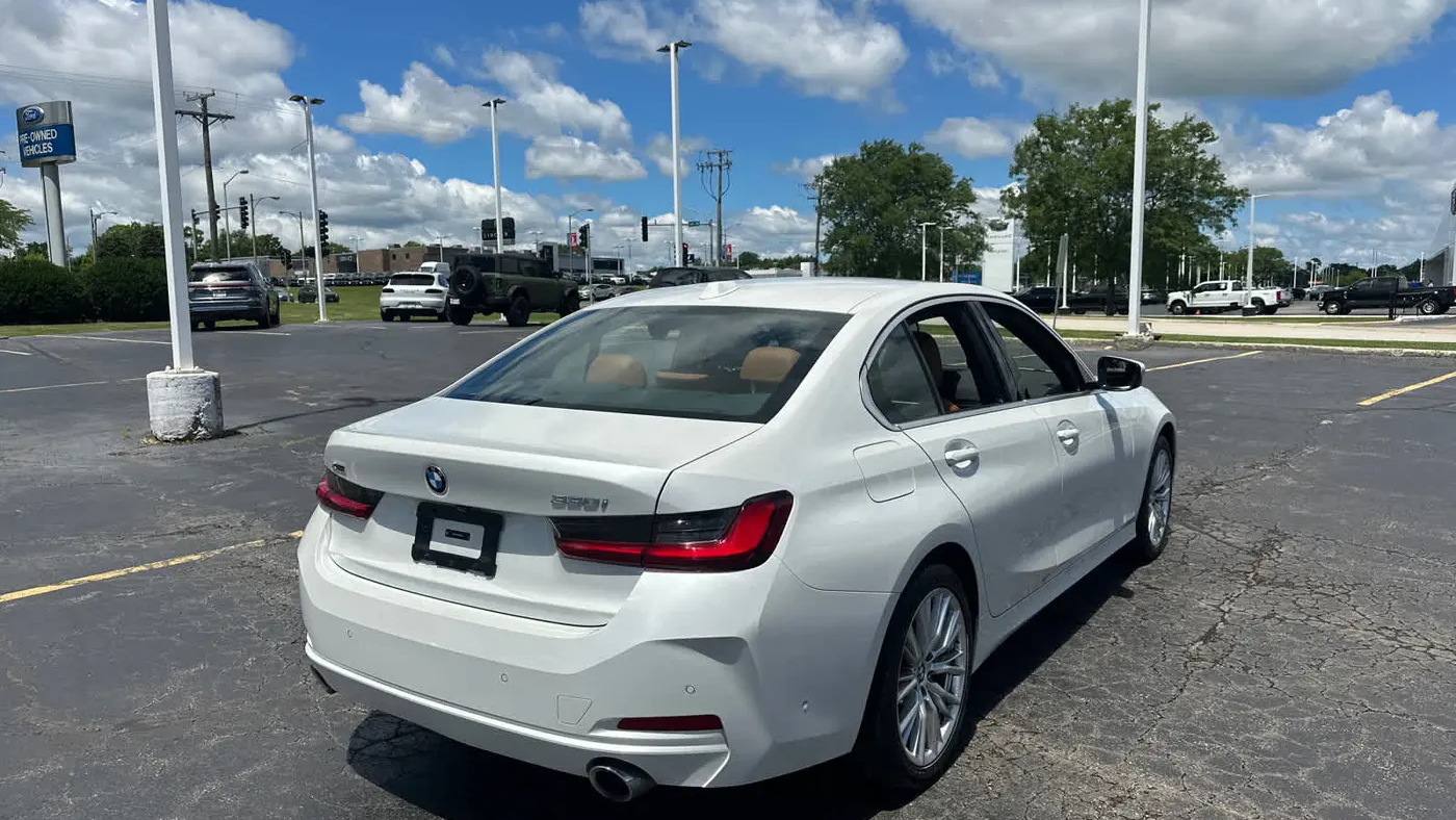 2024 BMW 3 Series 330i xDrive