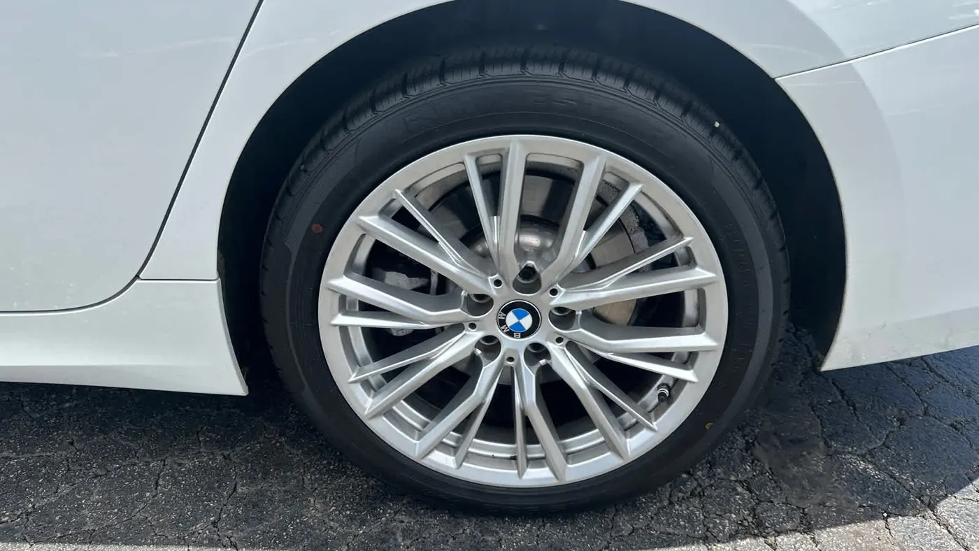 2024 BMW 3 Series 330i xDrive