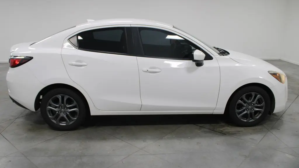 2019 Toyota Yaris L