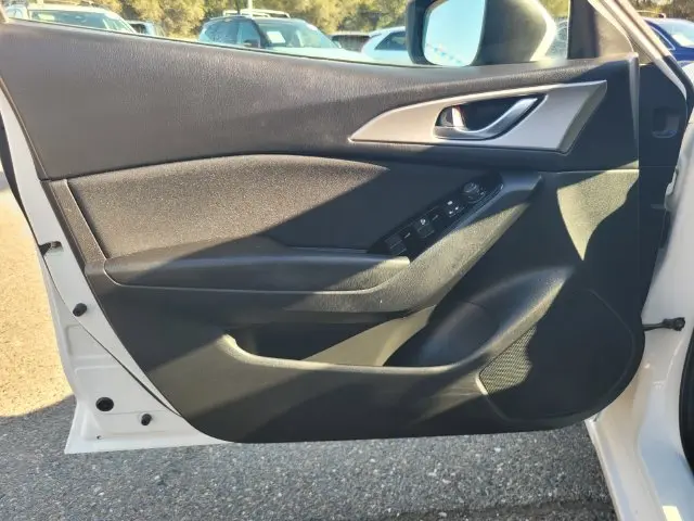 2017 MAZDA MAZDA3 - $14,555
