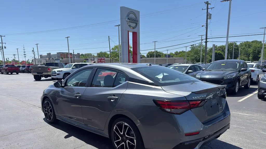 2025 Nissan Sentra SR