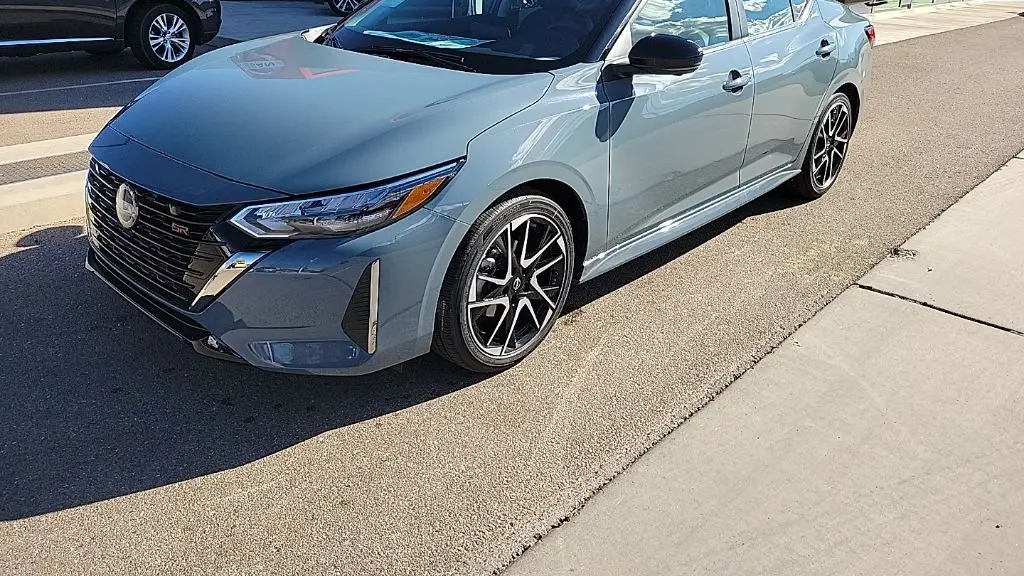 2025 Nissan Sentra SR