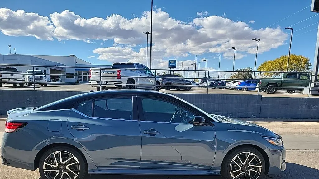 2025 Nissan Sentra SR