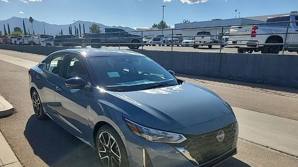 2025 Nissan Sentra SR