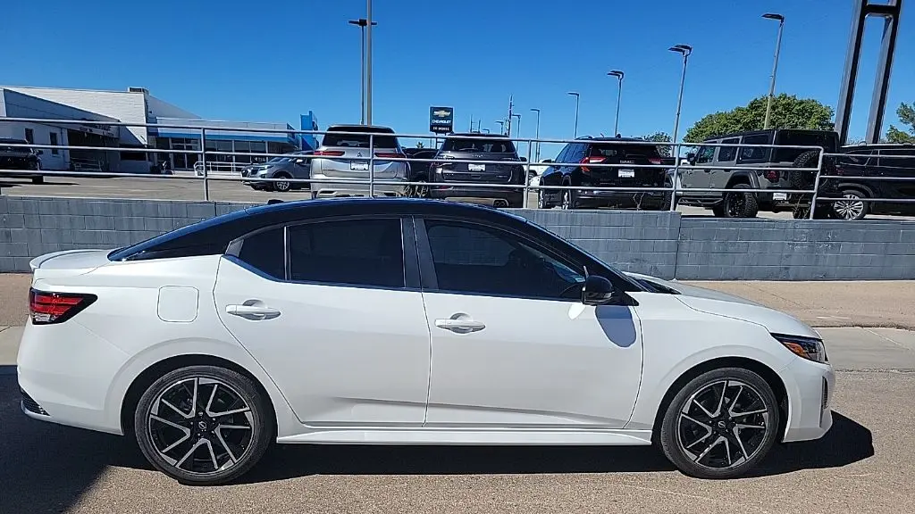 2025 Nissan Sentra SR