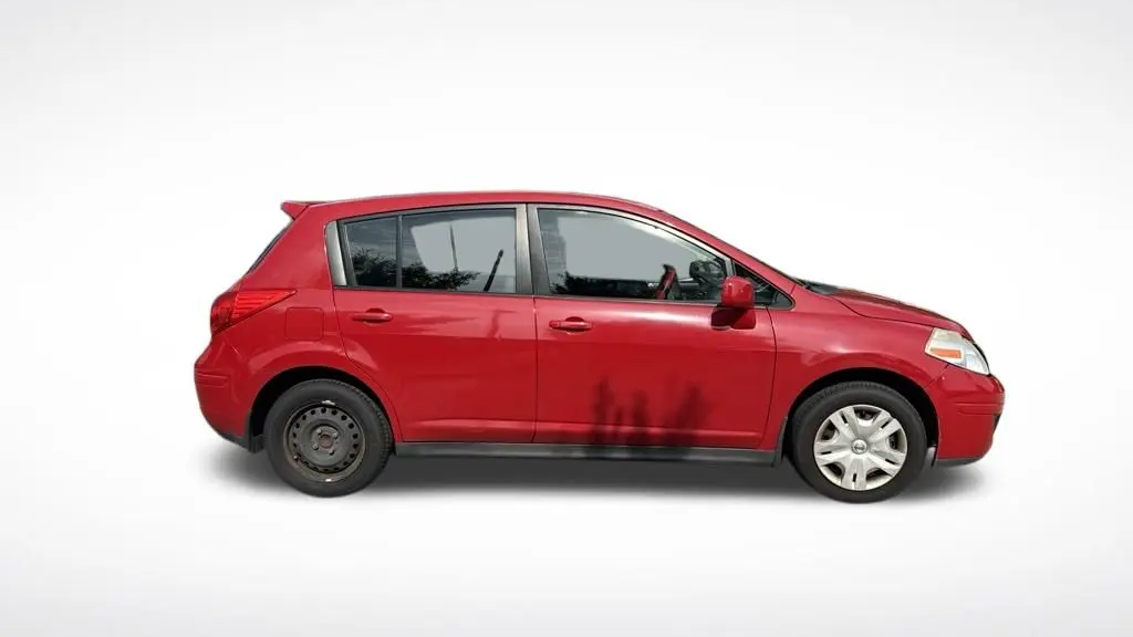 2011 Nissan Versa 1.8 S