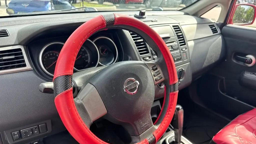 2011 Nissan Versa 1.8 S