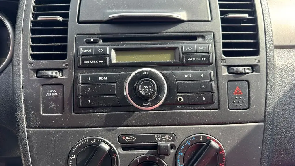 2011 Nissan Versa 1.8 S
