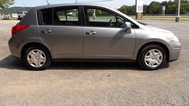 2011 Nissan Versa 1.8 S