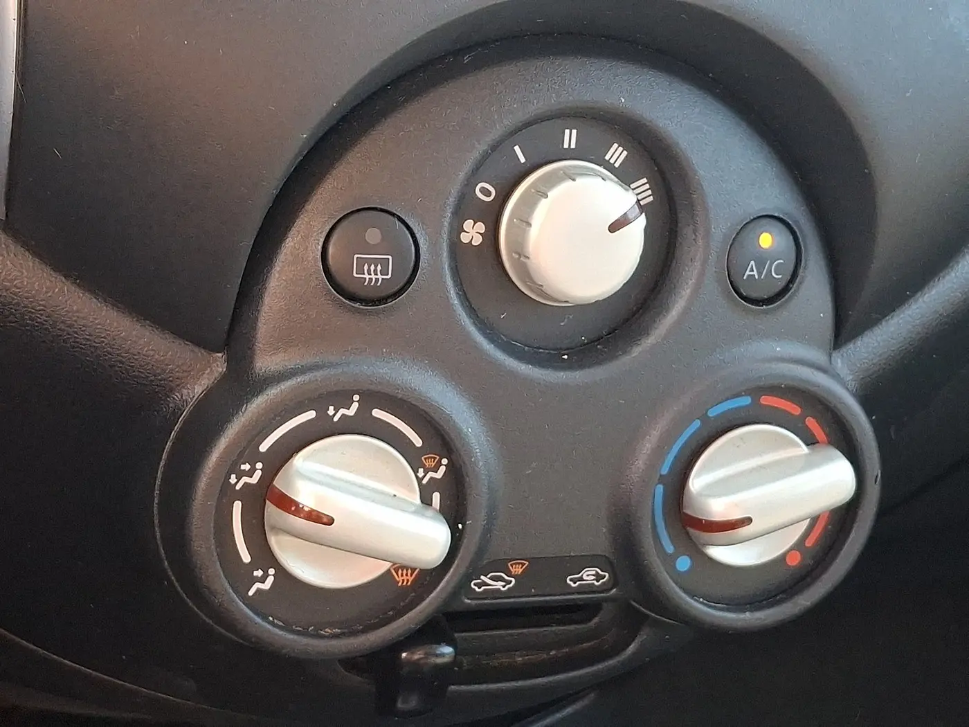2014 Nissan Versa - $7,366
