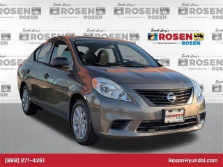 2014 Nissan Versa with Titanium Exterior