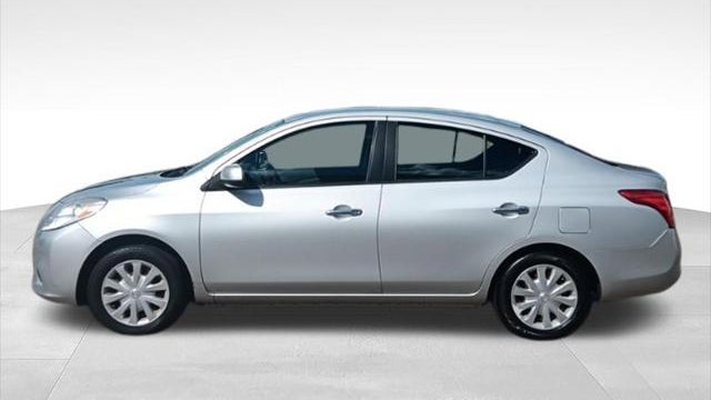 2012 Nissan Versa 1.6 SV