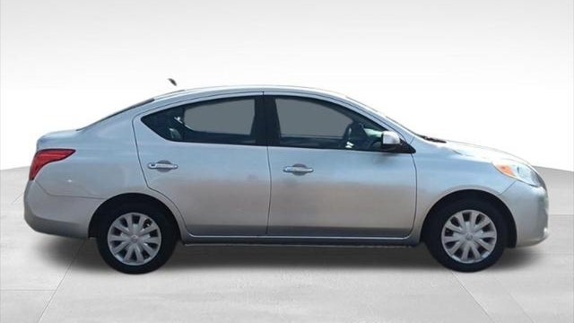 2012 Nissan Versa 1.6 SV