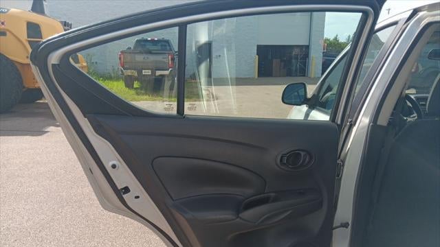 2012 Nissan Versa 1.6 SV