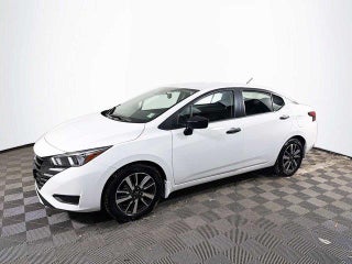 2024 Nissan Versa with Fresh Powder Exterior