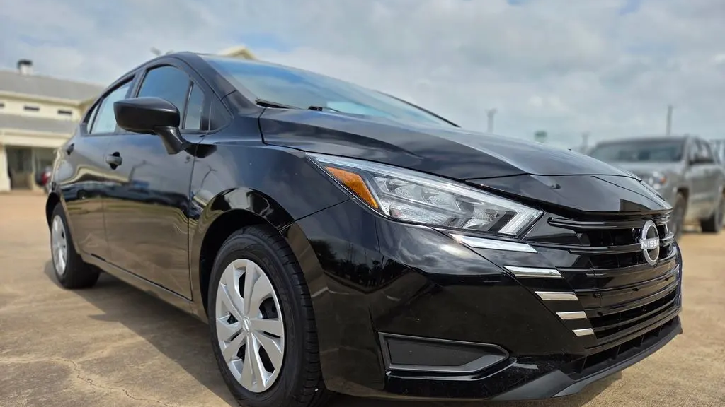 2025 Nissan Versa S